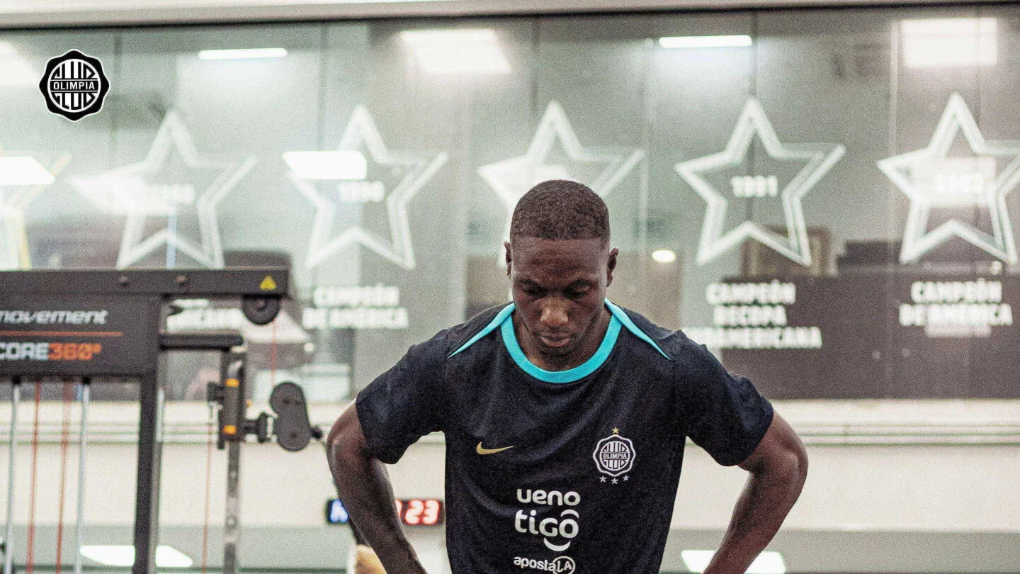 Aníbal Chalá llega a Olimpia para potenciar el ataque del Decano